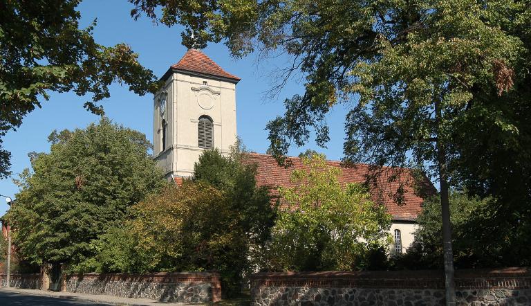 Foto der Dorfkirche Fahrland, 2002