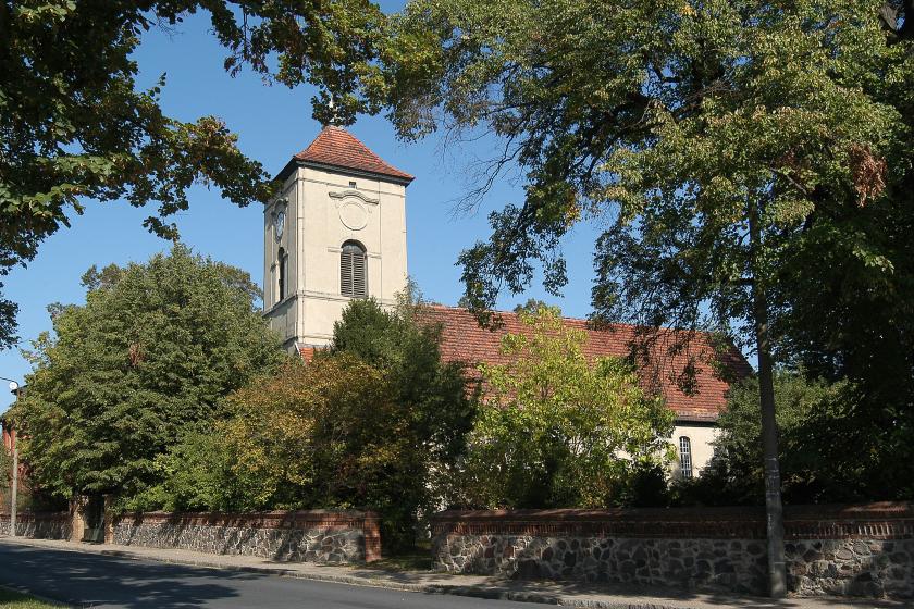 Foto der Dorfkirche Fahrland, 2002